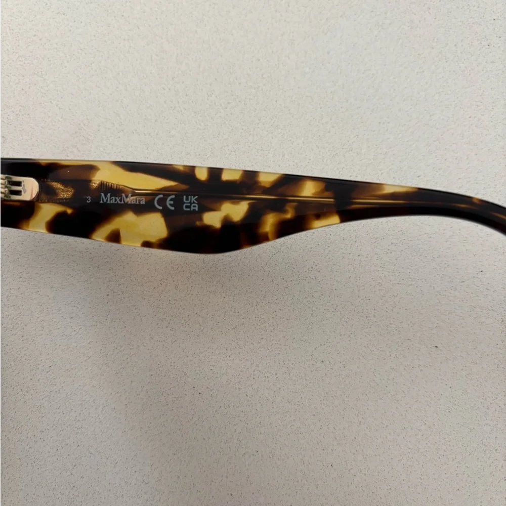 MaxMara Tortoiseshell Polarized Sunglasses with Gradient Brown Lenses - New